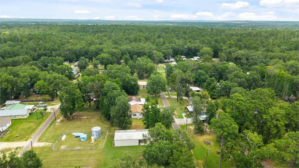 190 Lake View Lane Livingston, TX 77351