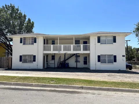 709 W Richmond Avenue #1