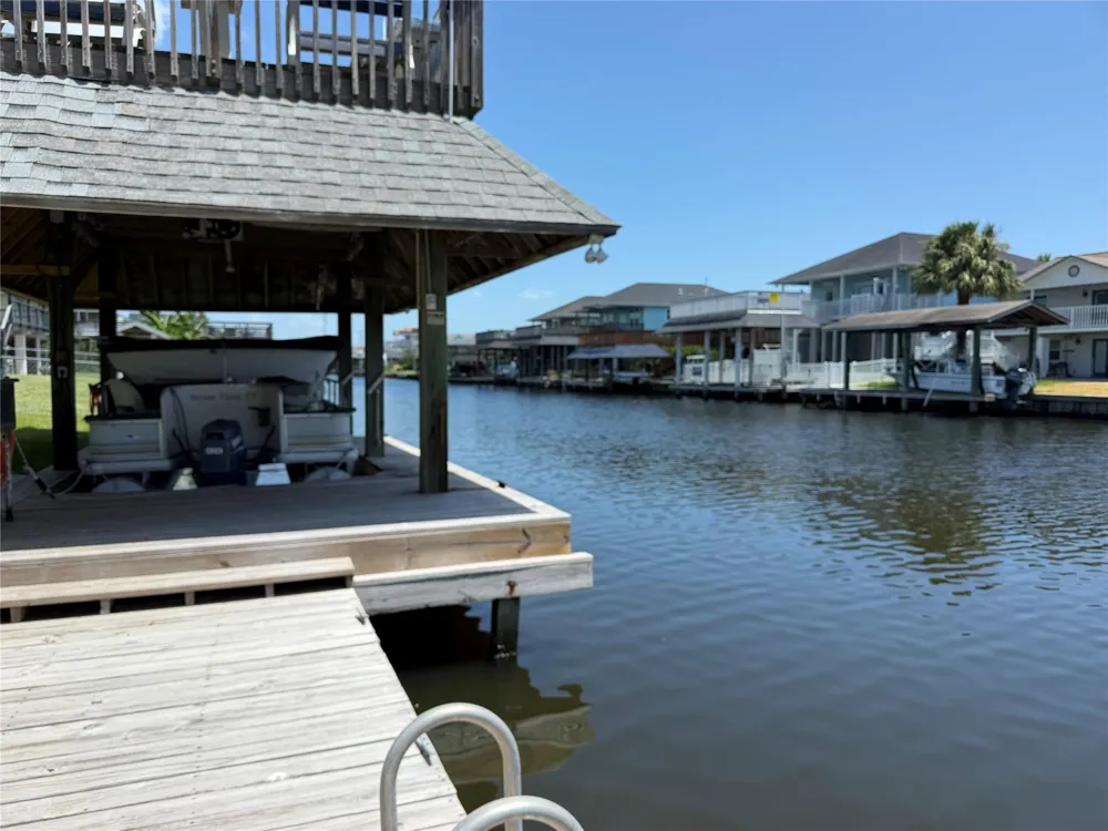 1173 Sailfish Bayou Vista, TX 77563