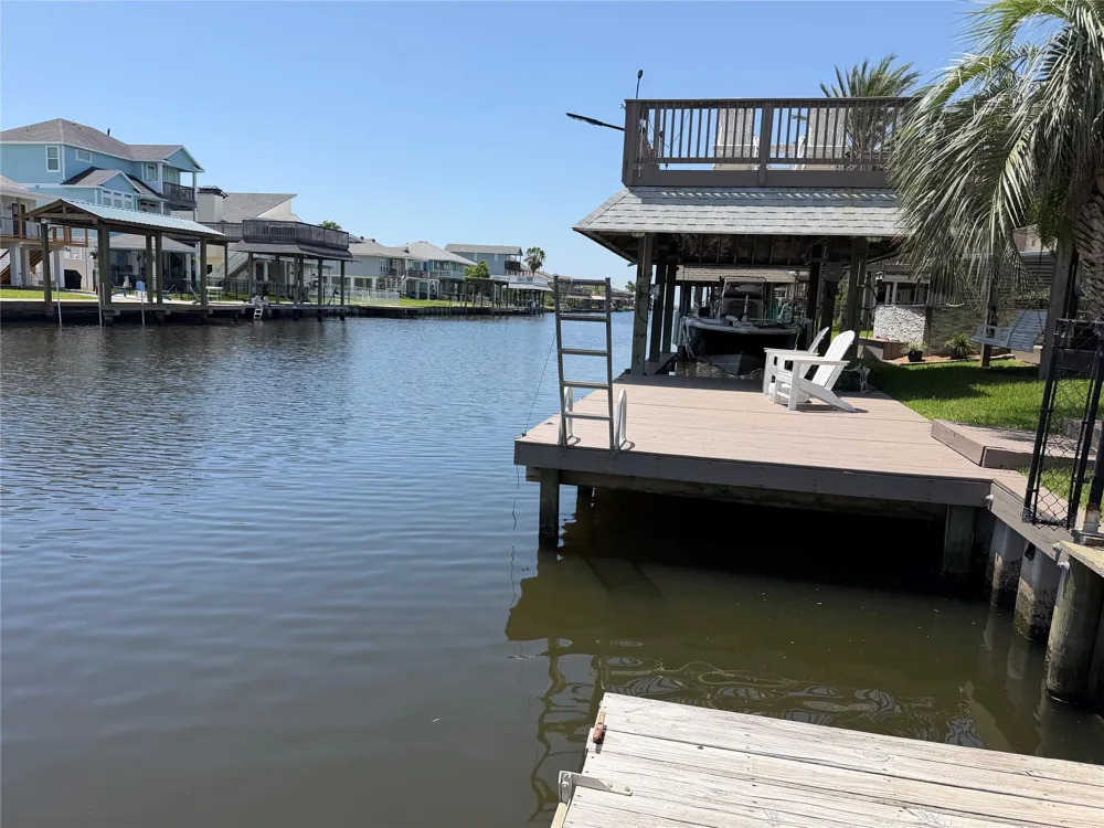 1173 Sailfish Bayou Vista, TX 77563