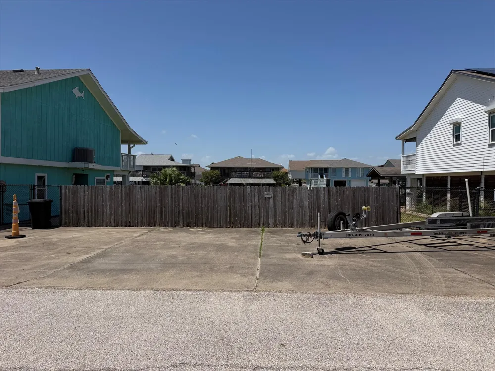 1173 Sailfish Bayou Vista, TX 77563