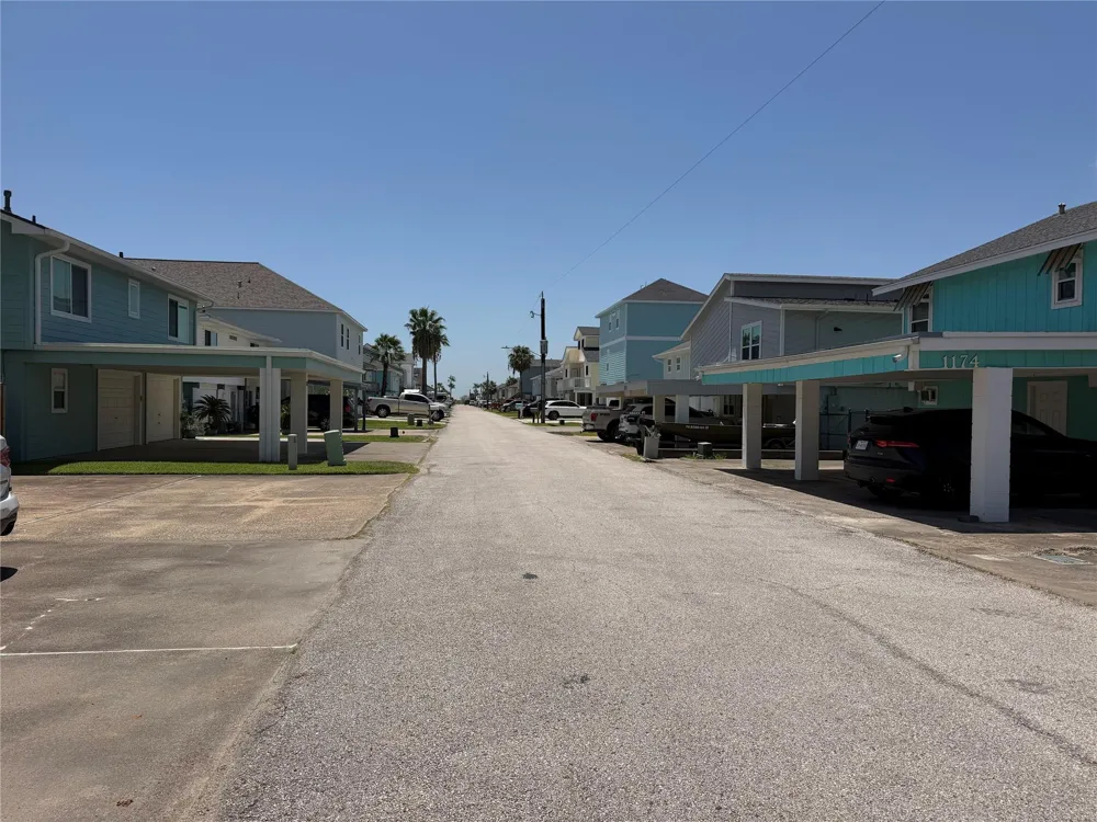 1173 Sailfish Bayou Vista, TX 77563
