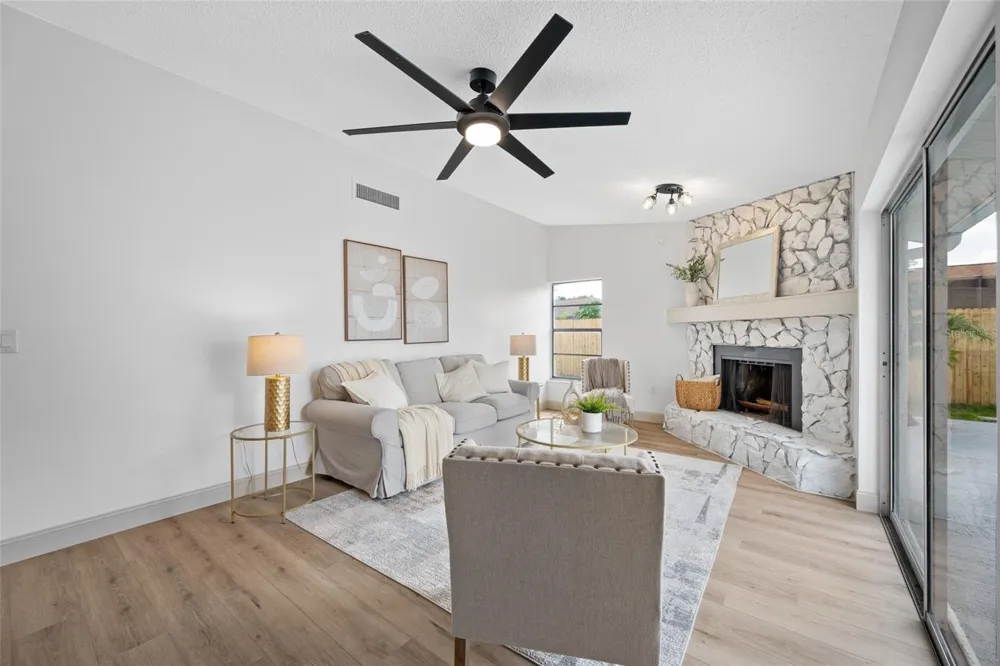 6853 SANDWATER TRAIL Pinellas Park, FL 33781