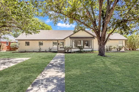 3909 Trail Lake Drive