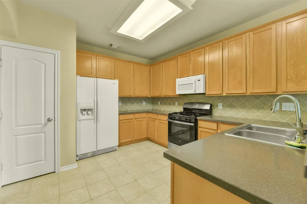 2221 Silvercreek Court Deer Park, TX 77536