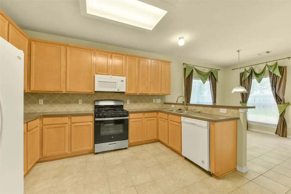 2221 Silvercreek Court Deer Park, TX 77536