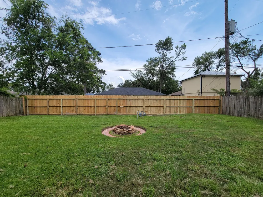 4405 W 43rd Street Houston, TX 77092