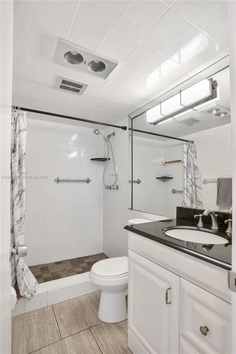 180 NE 12th Ave #18 Hallandale Beach, FL 33009