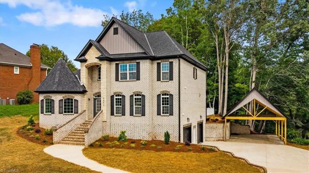 3492 Waterway Drive Pfafftown, NC 27040