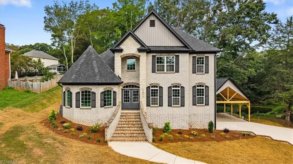 3492 Waterway Drive Pfafftown, NC 27040