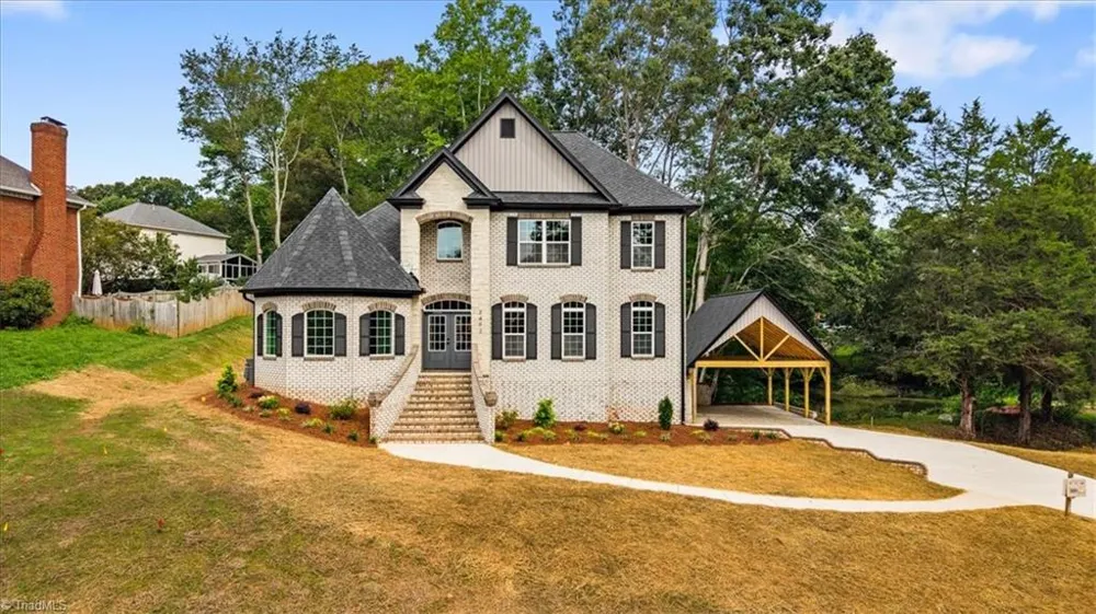 3492 Waterway Drive Pfafftown, NC 27040