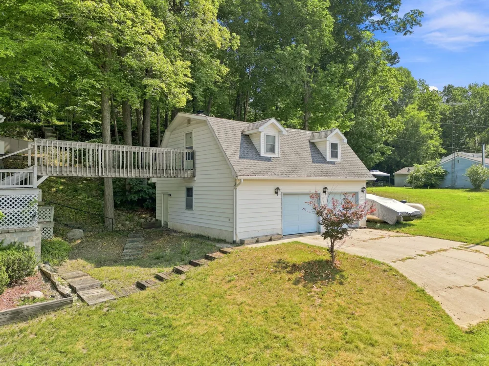 18934 Hillview Boulevard Chippewa Township, MI 49305