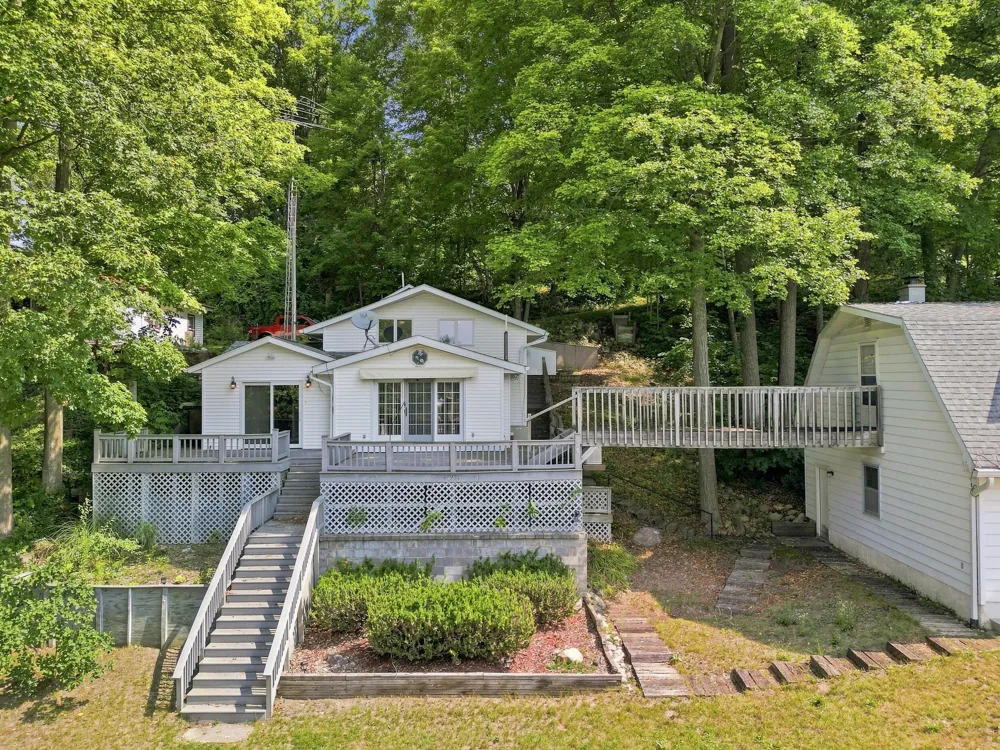 18934 Hillview Boulevard Chippewa Township, MI 49305