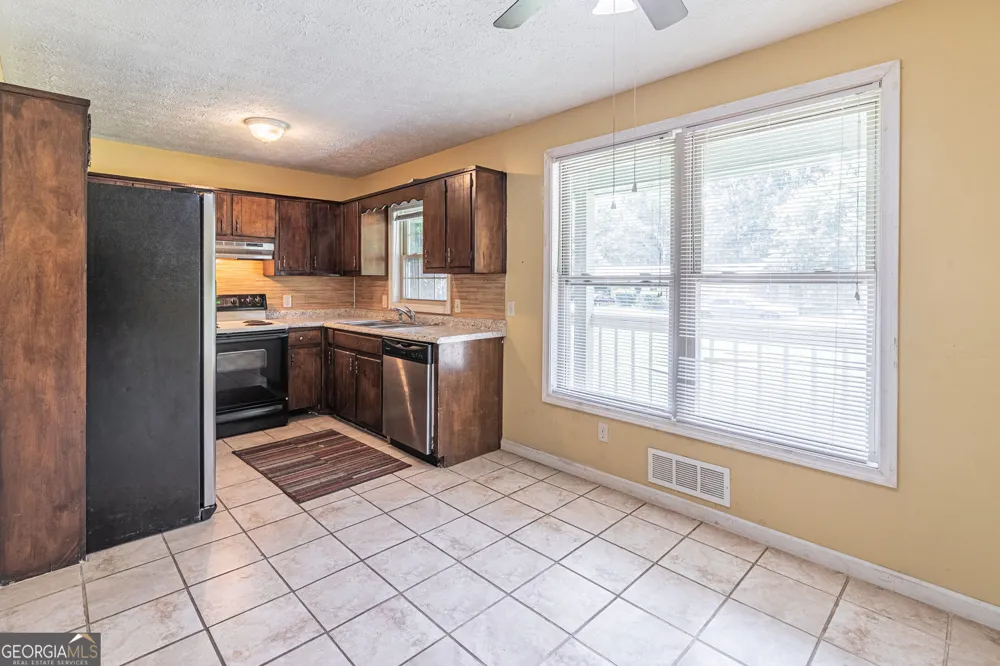 950 Doeskin DR NW Conyers, GA 30012