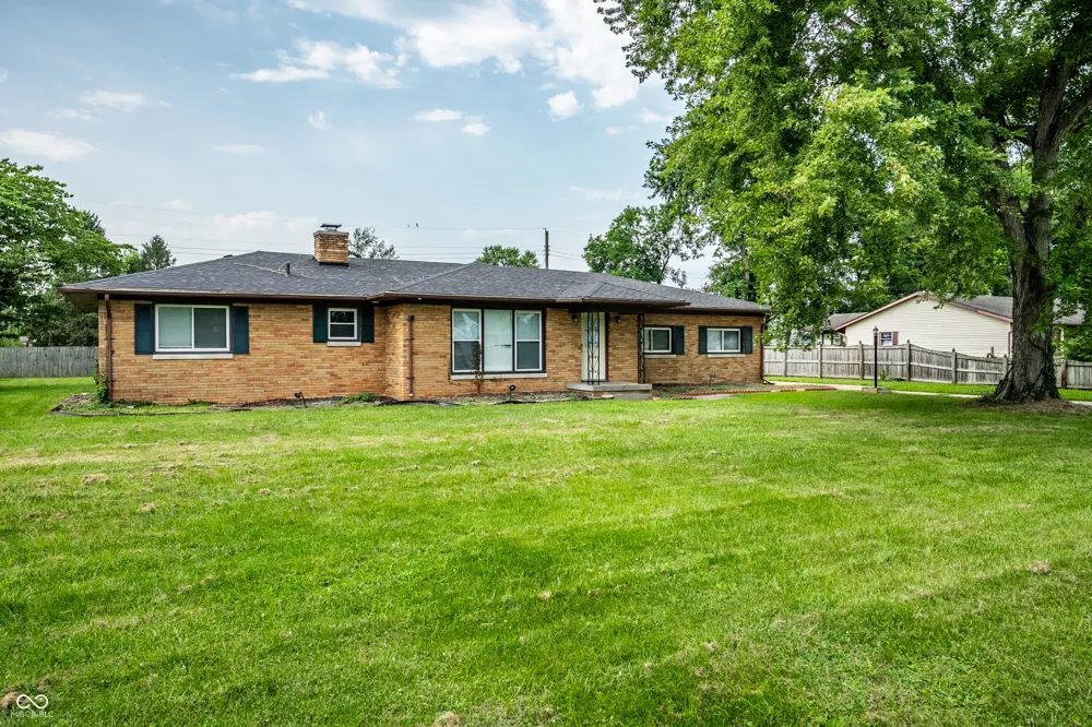 1015 Elizabeth Lane Terre Haute, IN 47802