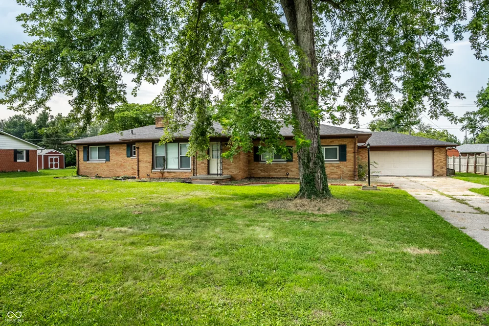 1015 Elizabeth Lane Terre Haute, IN 47802