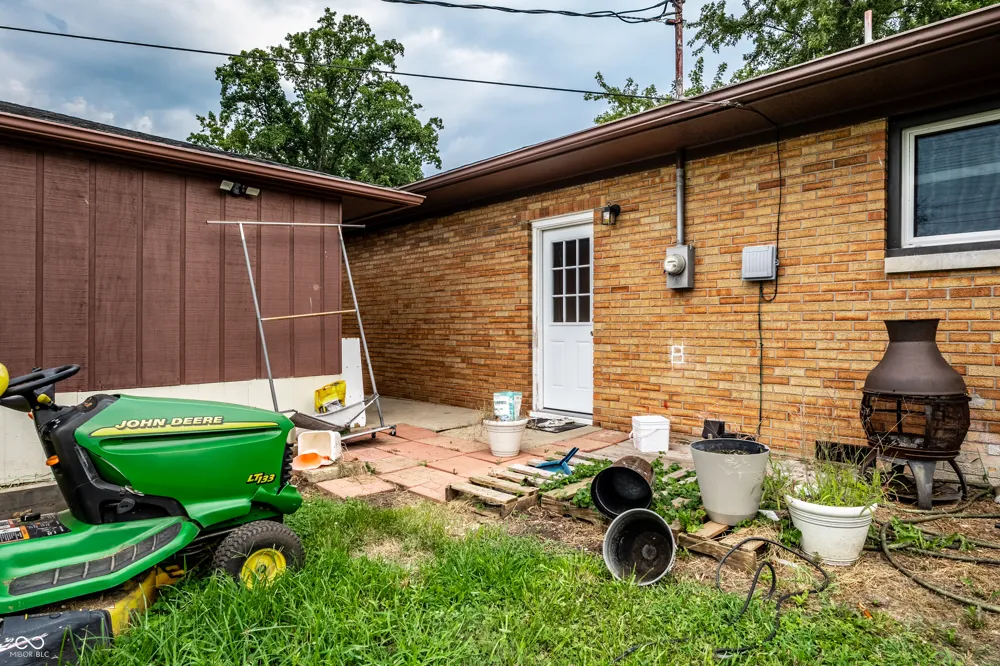1015 Elizabeth Lane Terre Haute, IN 47802