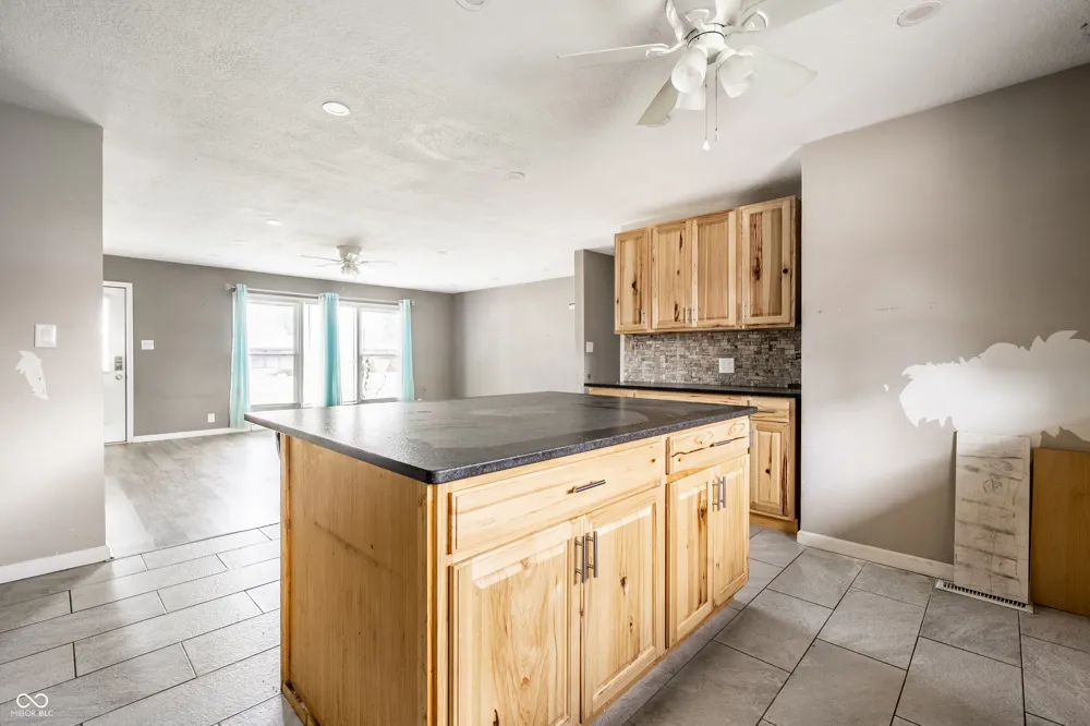 1015 Elizabeth Lane Terre Haute, IN 47802