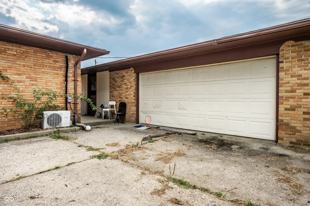 1015 Elizabeth Lane Terre Haute, IN 47802