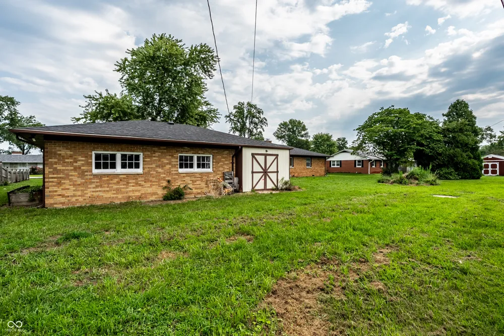 1015 Elizabeth Lane Terre Haute, IN 47802