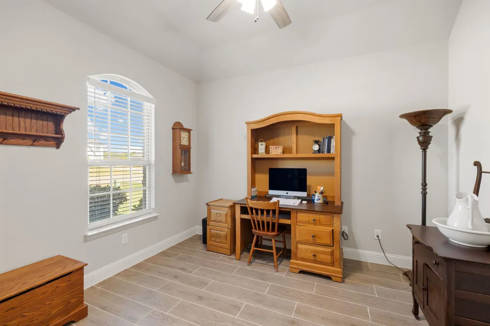 360 Crystal Lake Lane Red Oak, TX 75154