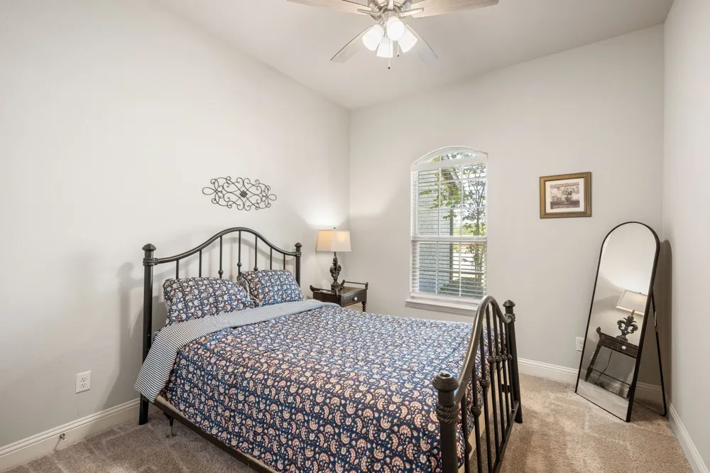 360 Crystal Lake Lane Red Oak, TX 75154