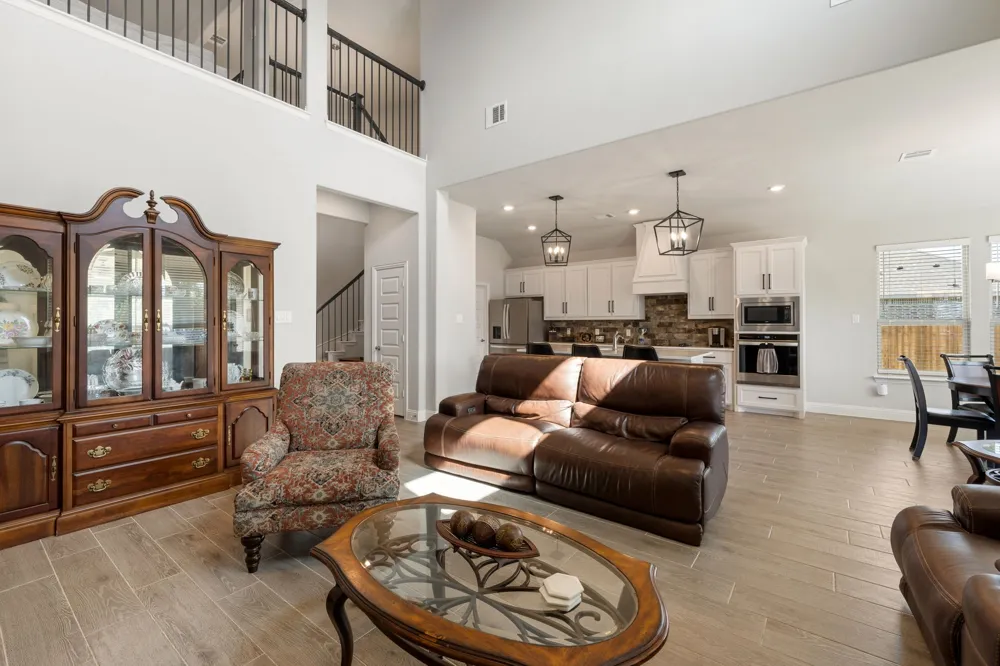360 Crystal Lake Lane Red Oak, TX 75154