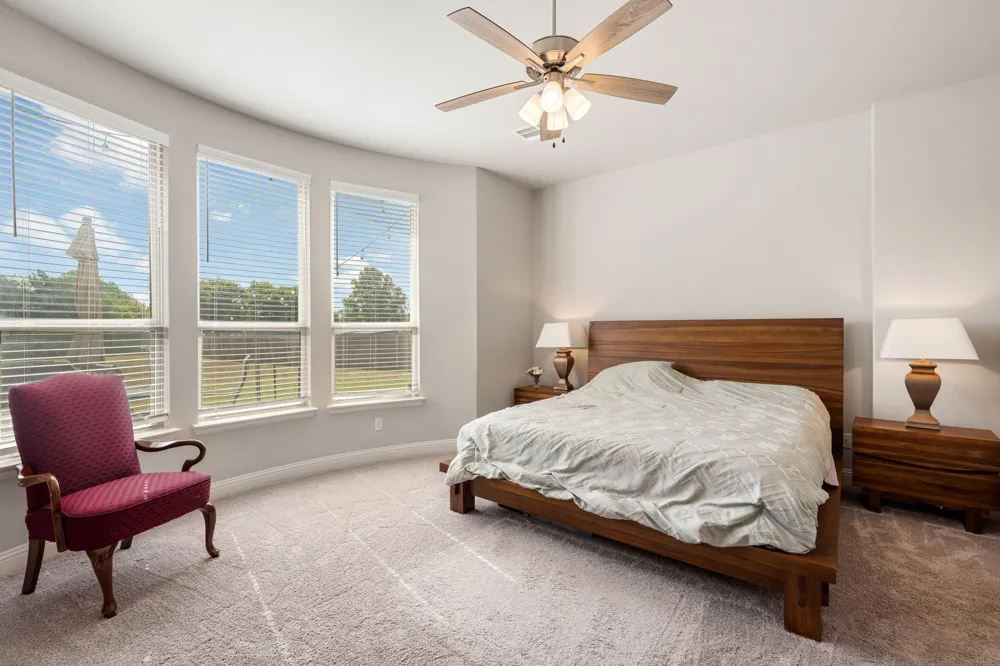 360 Crystal Lake Lane Red Oak, TX 75154