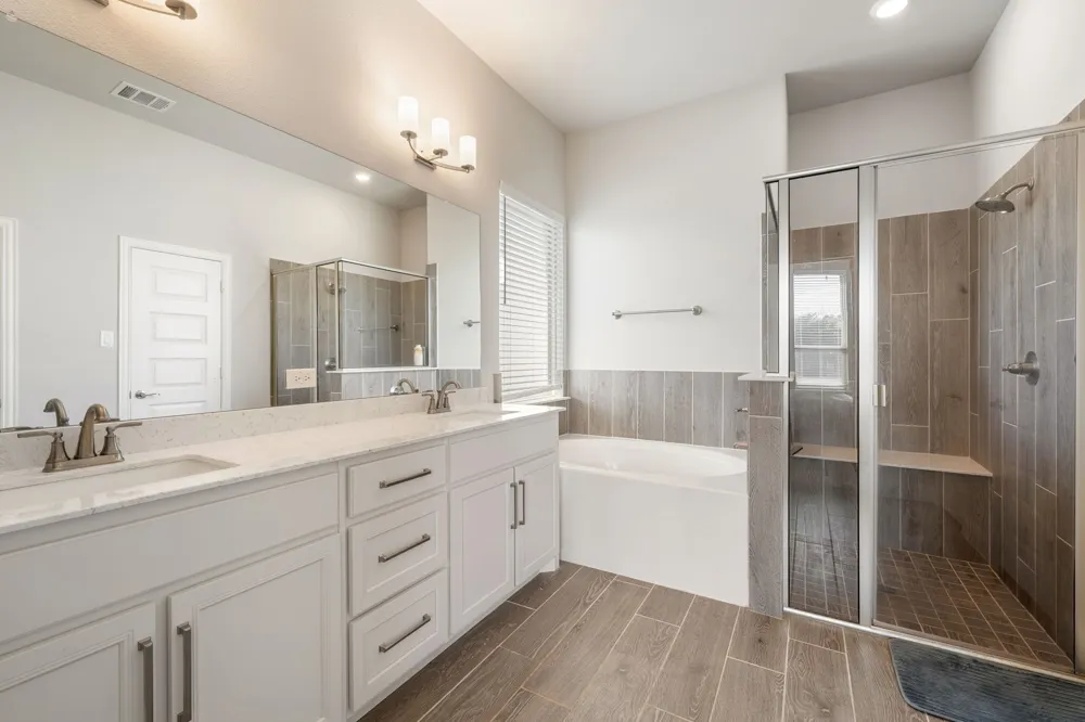 360 Crystal Lake Lane Red Oak, TX 75154