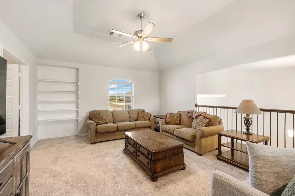 360 Crystal Lake Lane Red Oak, TX 75154