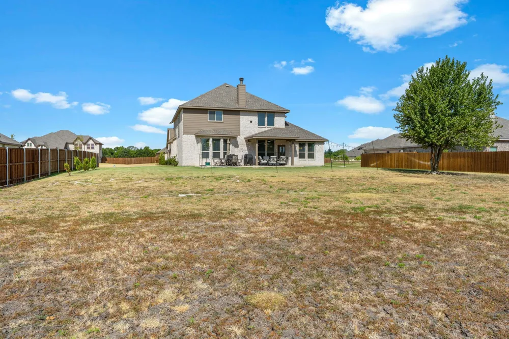 360 Crystal Lake Lane Red Oak, TX 75154