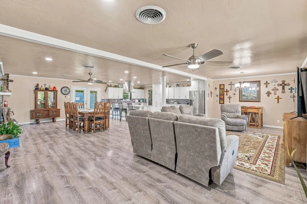 816 S Texas Street De Leon, TX 76444