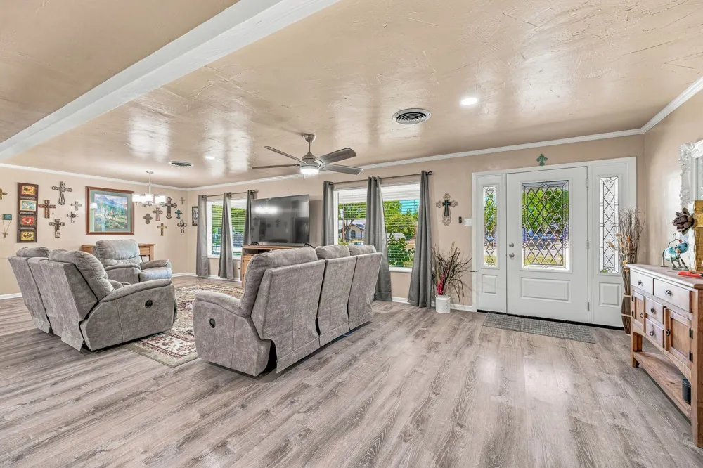 816 S Texas Street De Leon, TX 76444
