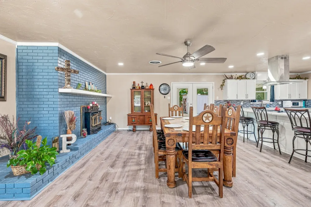 816 S Texas Street De Leon, TX 76444