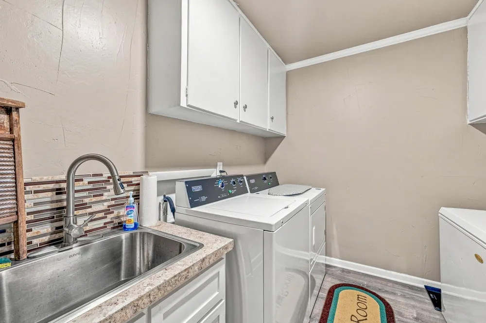 816 S Texas Street De Leon, TX 76444