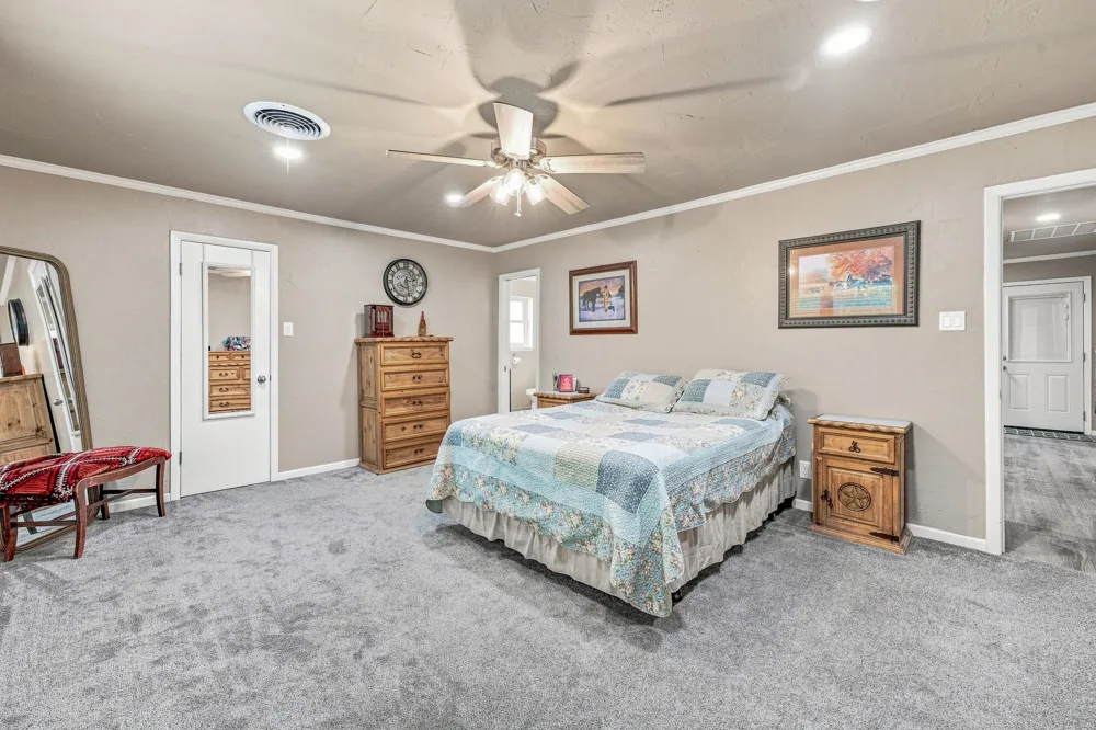 816 S Texas Street De Leon, TX 76444