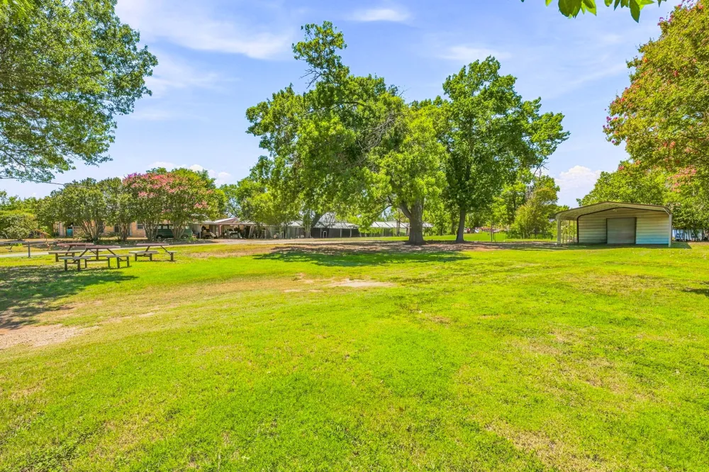 816 S Texas Street De Leon, TX 76444