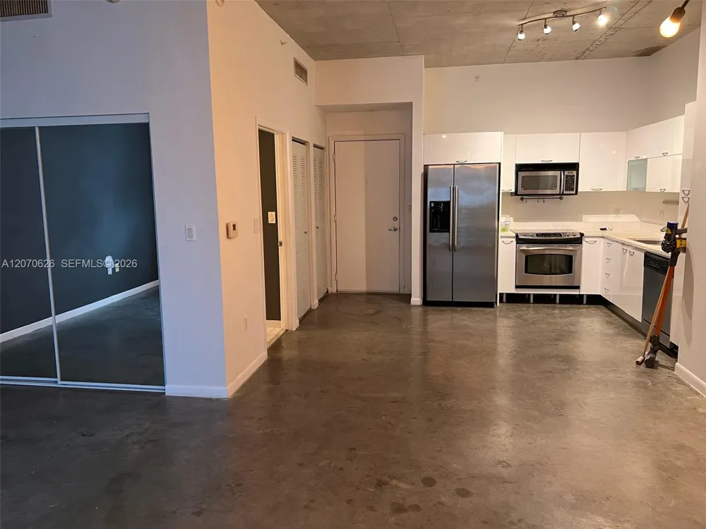 133 NE 2nd Ave #2411 Miami, FL 33132