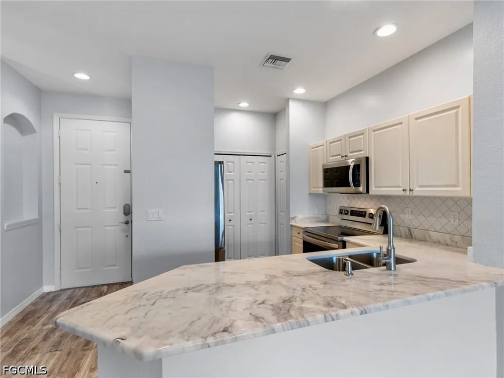 Liron Avenue #202 Fort Myers, FL 33916