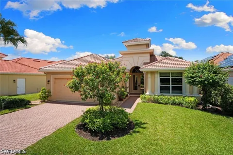 Tierra Lago Way