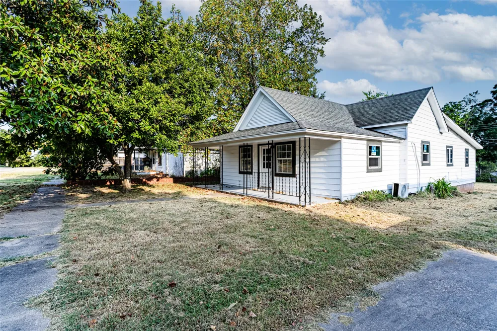 508 E 3rd Avenue Bristow, OK 74010