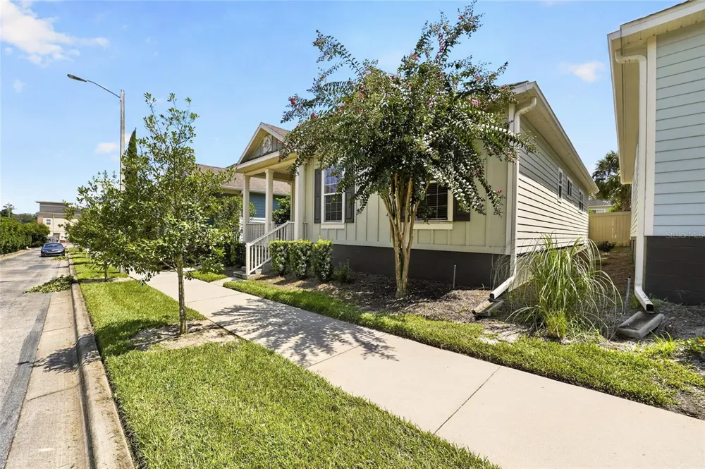 7689 SW 24TH LANE Gainesville, FL 32608