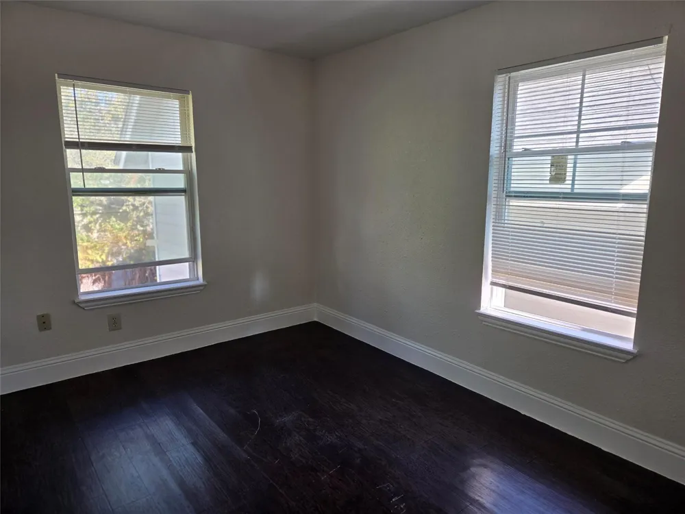 302 71 St Street Houston, TX 77011