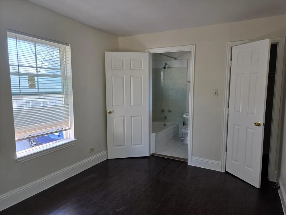302 71 St Street Houston, TX 77011