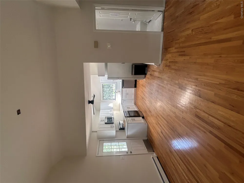 75 Mc Cue Lane Babylon, NY 11702