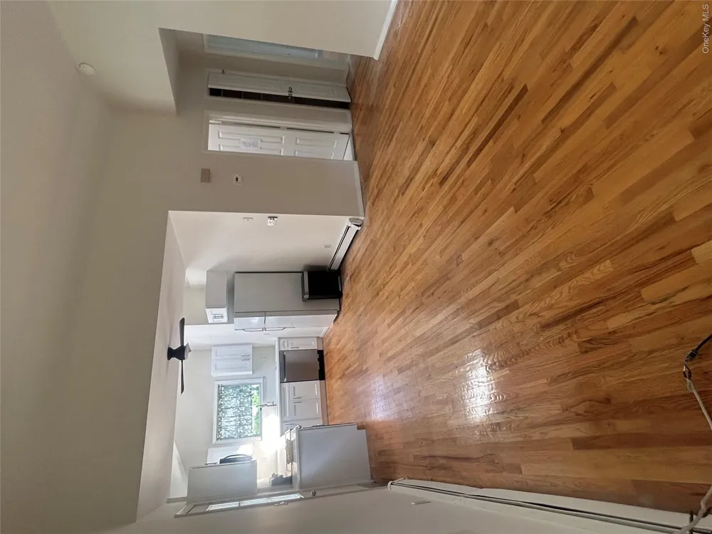 75 Mc Cue Lane Babylon, NY 11702