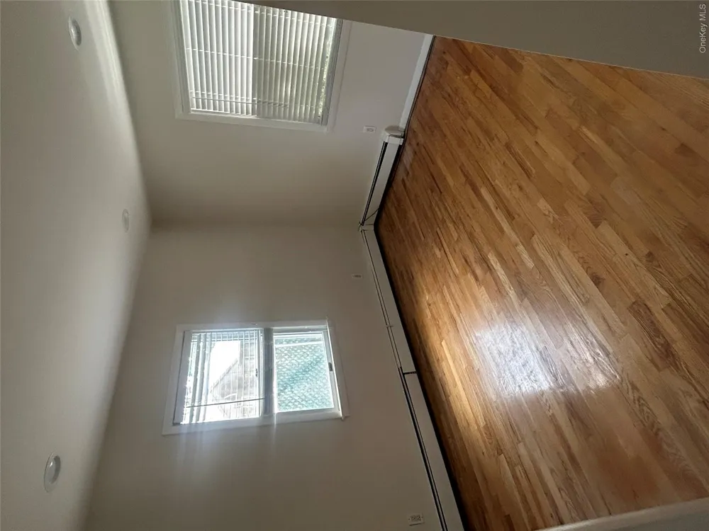 75 Mc Cue Lane Babylon, NY 11702