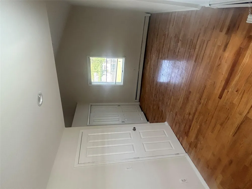 75 Mc Cue Lane Babylon, NY 11702