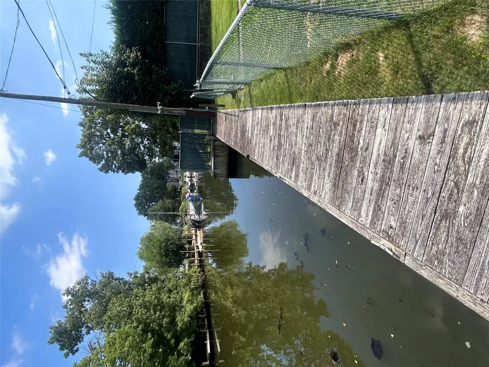 75 Mc Cue Lane Babylon, NY 11702