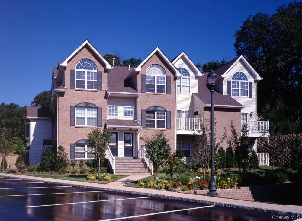 54 Pinnacle Drive #54 Port Jefferson, NY 11777